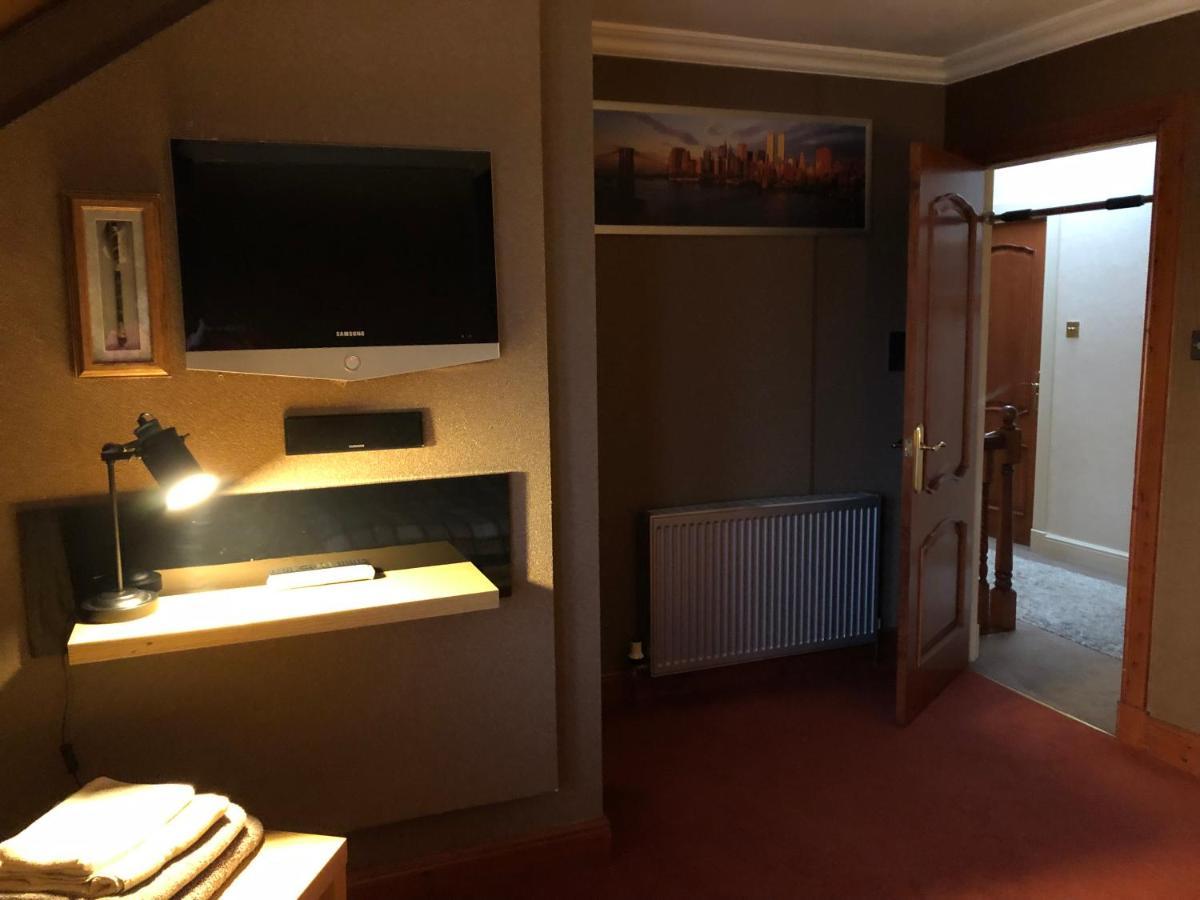 Tranquil Accommodation In A Great Location. Ланарк Екстериор снимка