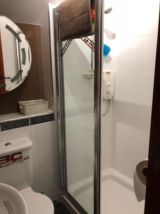 Tranquil Accommodation In A Great Location. Ланарк Екстериор снимка