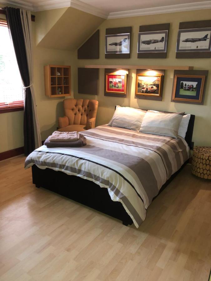 Tranquil Accommodation In A Great Location. Ланарк Екстериор снимка