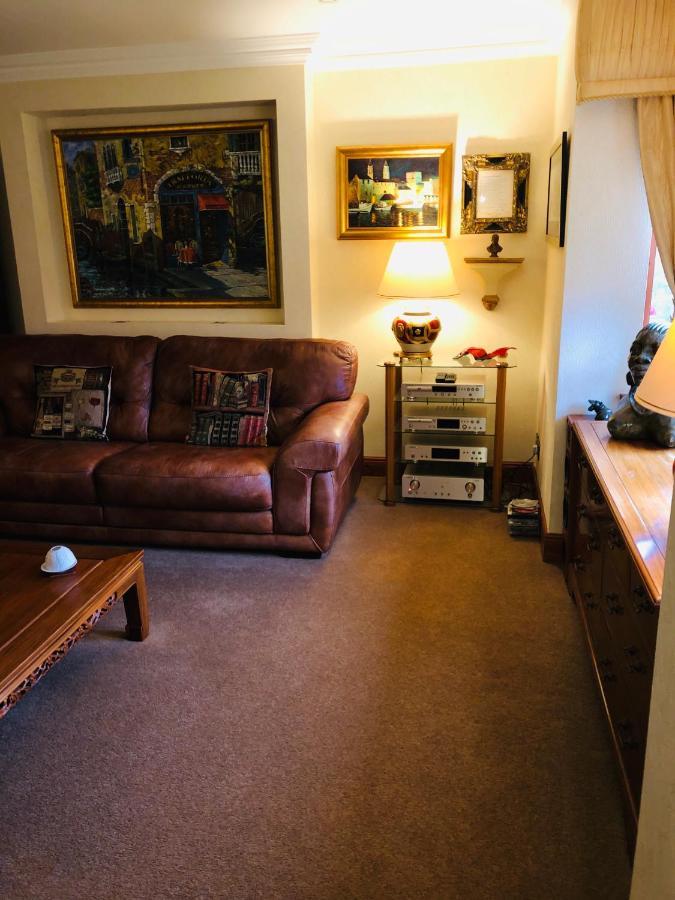 Tranquil Accommodation In A Great Location. Ланарк Екстериор снимка